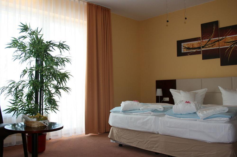 Hotel Resort Maerkisches Meer Diensdorf-Radlow Exterior photo